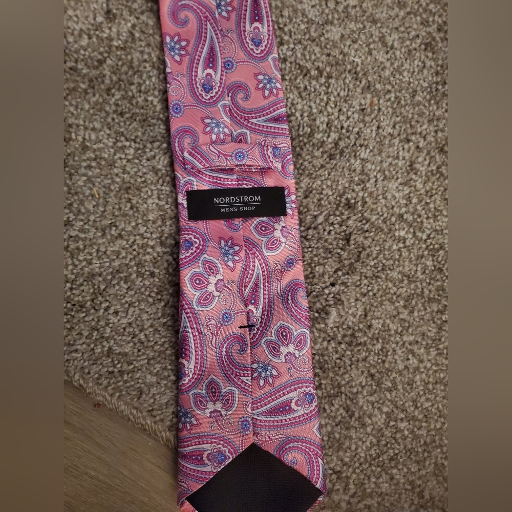 Nordstrom Mens Silk Paisley Pink Tie - Picture 2 of 3
